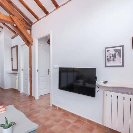 Cozy One-Bedroom Penthhouse La Latina Madrid Eksteriør billede