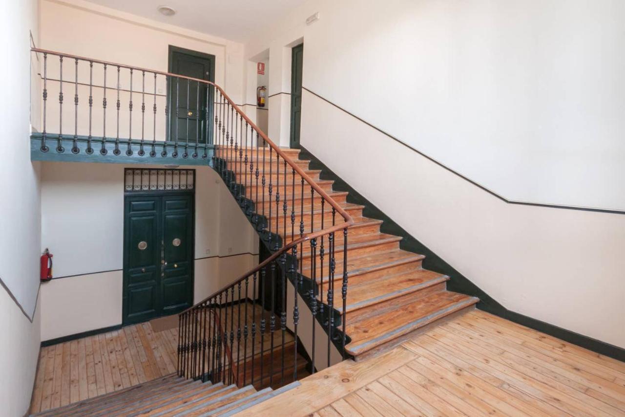 Cozy One-Bedroom Penthhouse La Latina Madrid Eksteriør billede