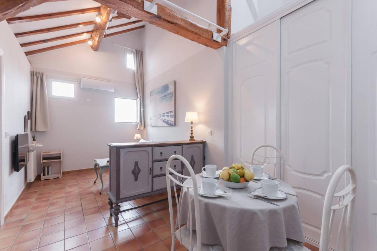 Cozy One-Bedroom Penthhouse La Latina Madrid Eksteriør billede