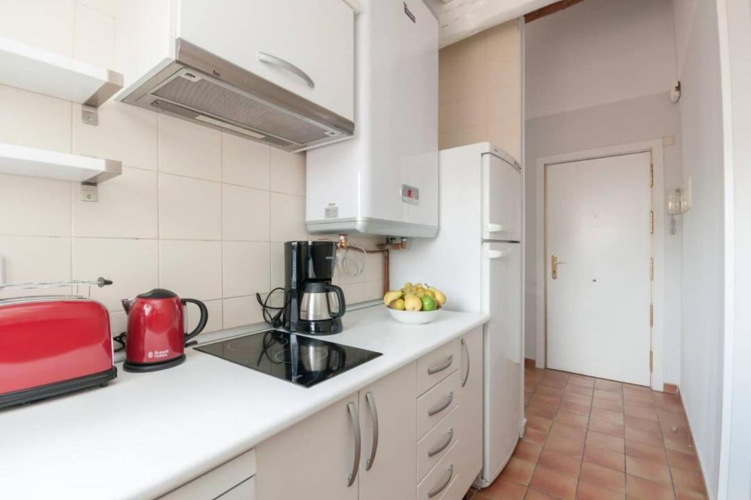 Cozy One-Bedroom Penthhouse La Latina Madrid Eksteriør billede